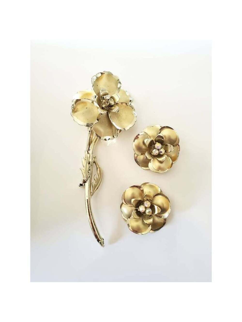 Vintage Gold tone Flower Aurora Borealis Crystals Clip Earrings & Brooch Set